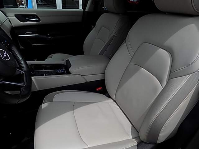  2022 Nissan Pathfinder Image: 9