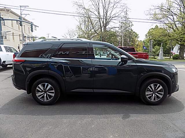  2022 Nissan Pathfinder Image: 5