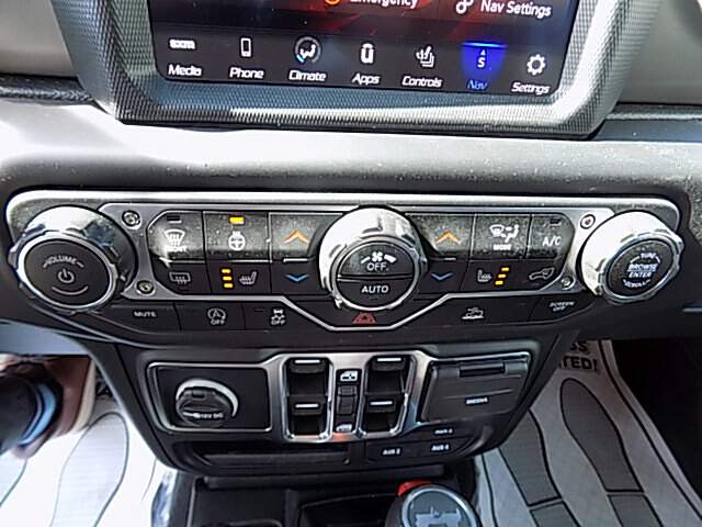  2022 Jeep Wrangler Image: 10