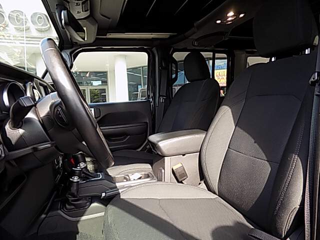  2022 Jeep Wrangler Image: 6