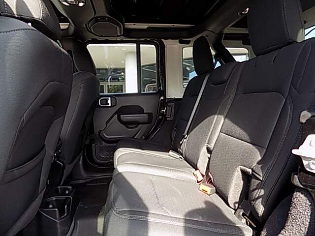  2022 Jeep Wrangler Image: 7