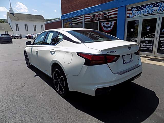  2023 Nissan Altima Image: 2