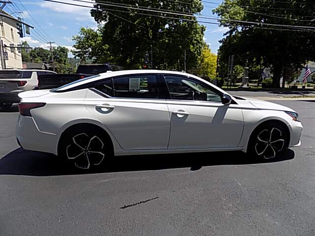  2023 Nissan Altima Image: 5