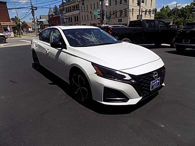  2023 Nissan Altima Image: 6
