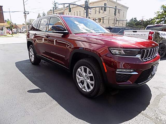 2022 Jeep Grand Cherokee Image:…