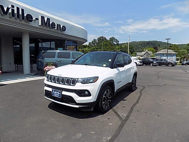  2023 Jeep Compass Image: 0