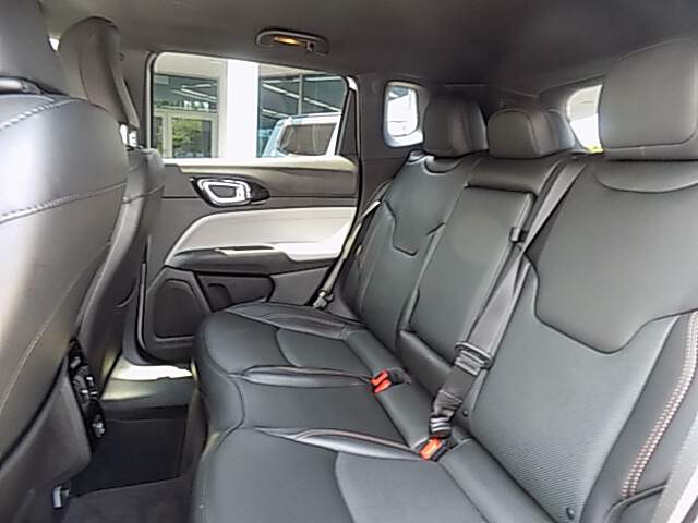  2023 Jeep Compass Image: 8