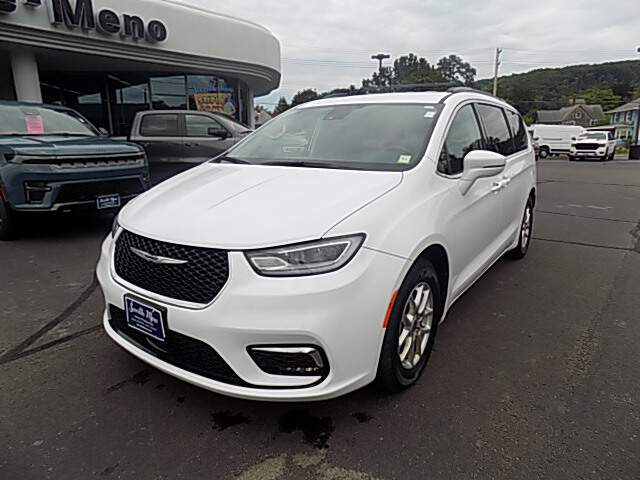  2022 Chrysler Pacifica Image: 0