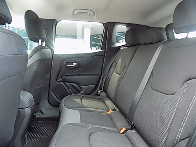  2023 Jeep Renegade Image: 7