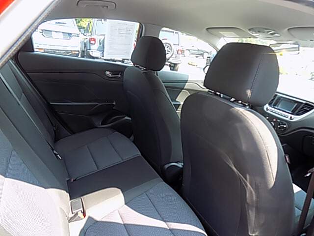  2022 Hyundai Accent Image: 9