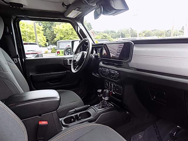  2024 Jeep Wrangler Image: 9