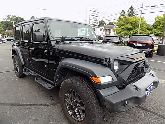  2024 Jeep Wrangler Image: 1