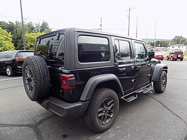  2024 Jeep Wrangler Image: 2