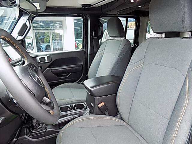  2024 Jeep Wrangler Image: 6