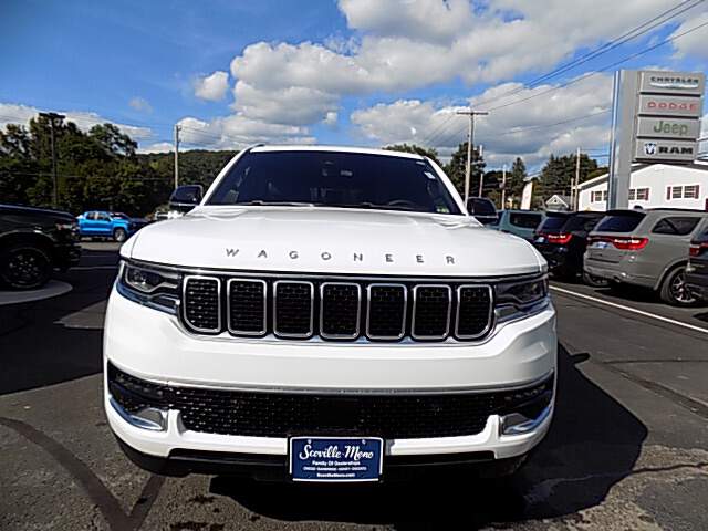  2023 Jeep Wagoneer Image: 1
