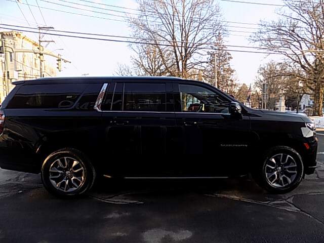  2024 Chevrolet Suburban Image: 5