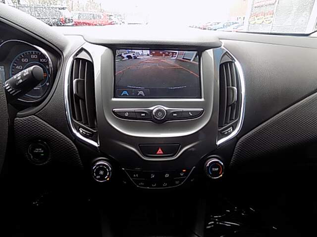  2017 Chevrolet Cruze Image: 12