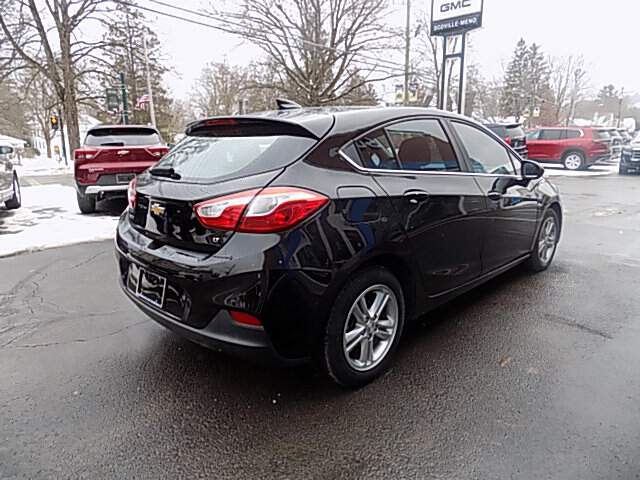  2017 Chevrolet Cruze Image: 4