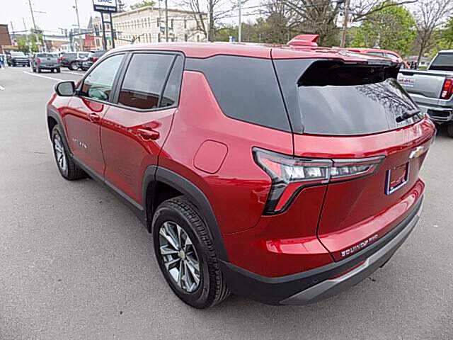 2025 Chevrolet Equinox Image: 3