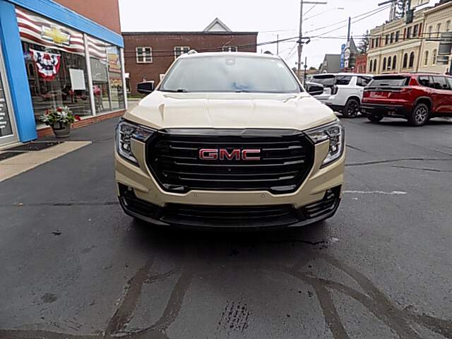  2023 GMC Terrain Image: 0