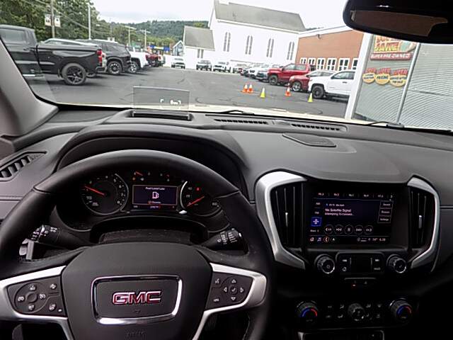  2023 GMC Terrain Image: 7