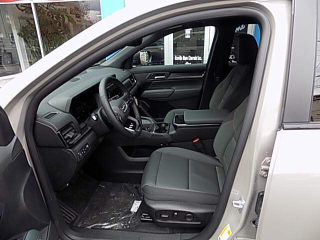  2026 GMC Terrain Image: 8