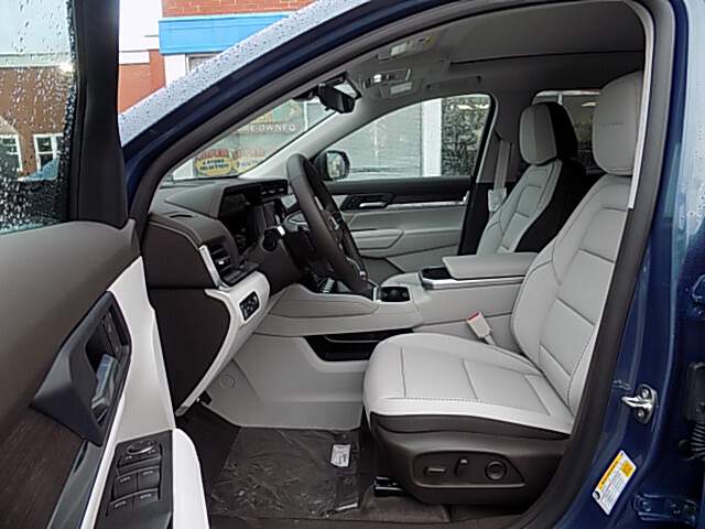  2026 GMC Terrain Image: 8