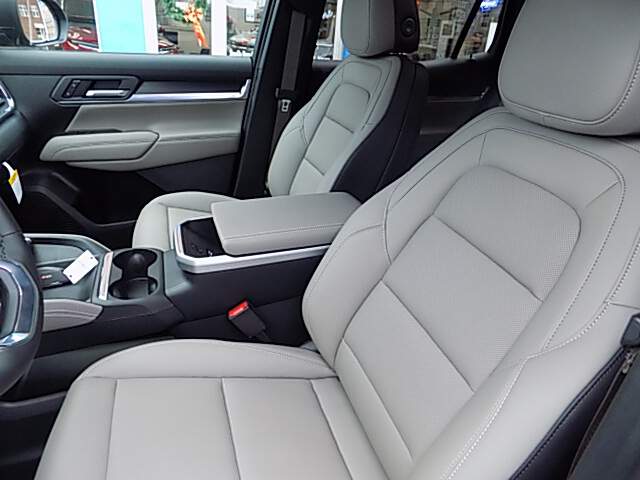  2026 GMC Terrain Image: 9