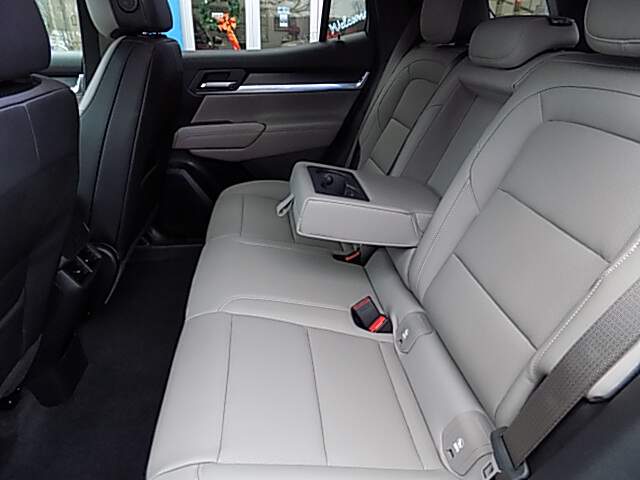  2026 GMC Terrain Image: 8