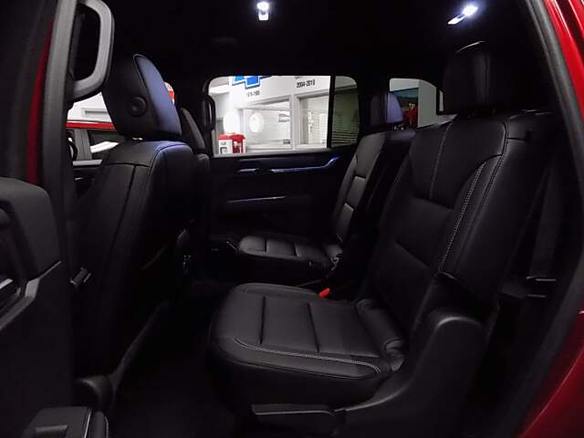  2026 GMC Acadia Image: 9