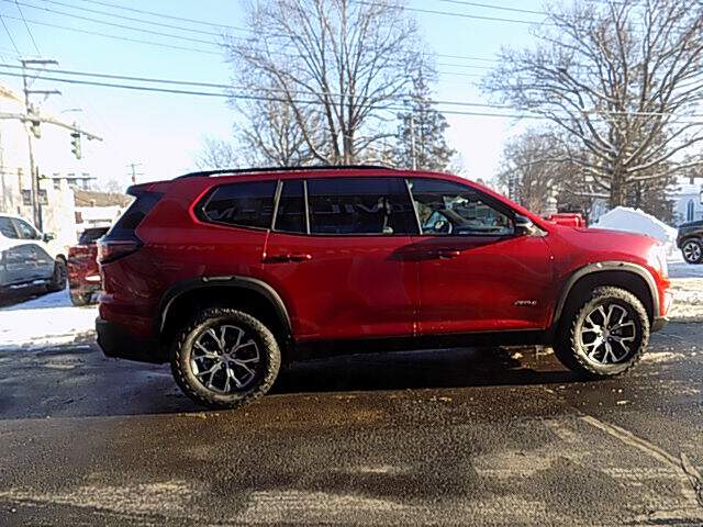  2026 GMC Acadia Image: 3