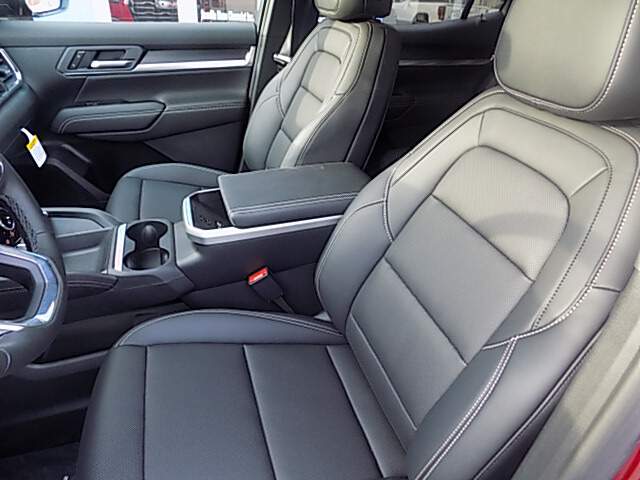  2026 GMC Terrain Image: 9