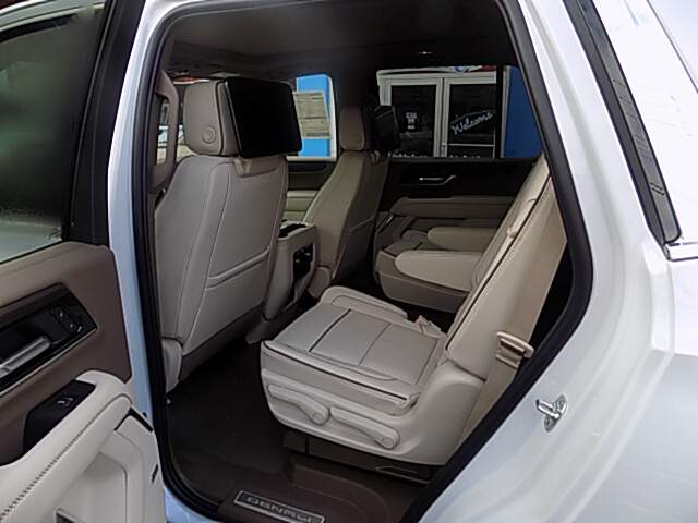  2026 GMC Yukon Image: 3