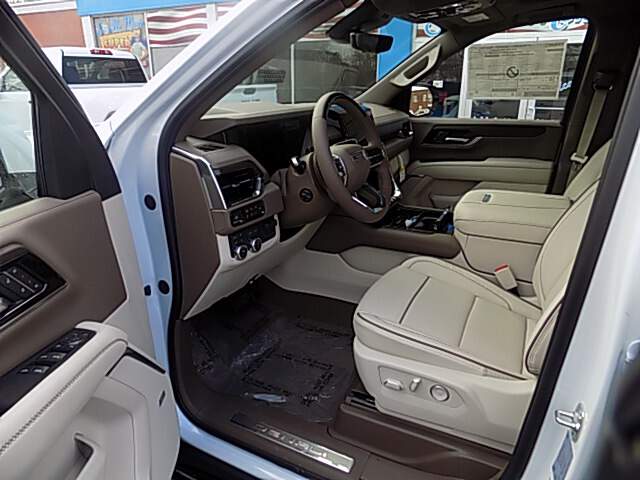  2026 GMC Yukon Image: 5