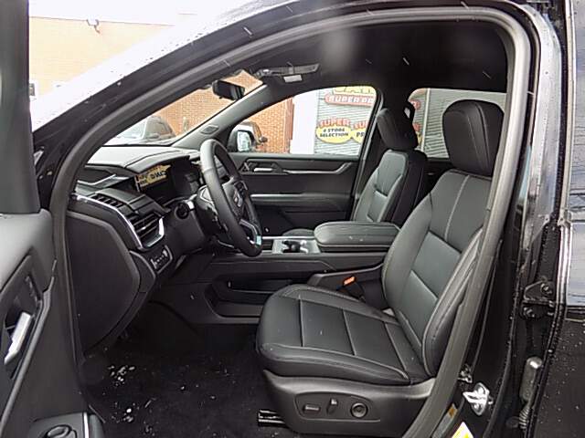  2026 GMC Acadia Image: 8