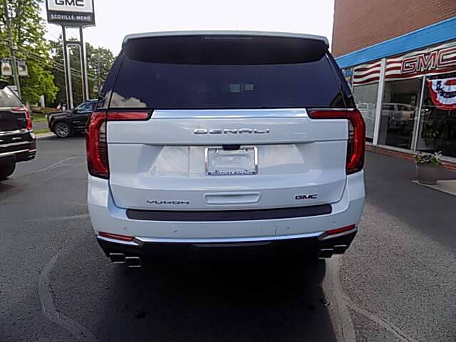  2026 GMC Yukon Image: 3