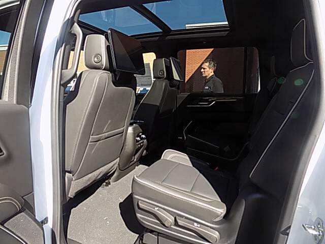 2026 GMC Yukon Image: 9