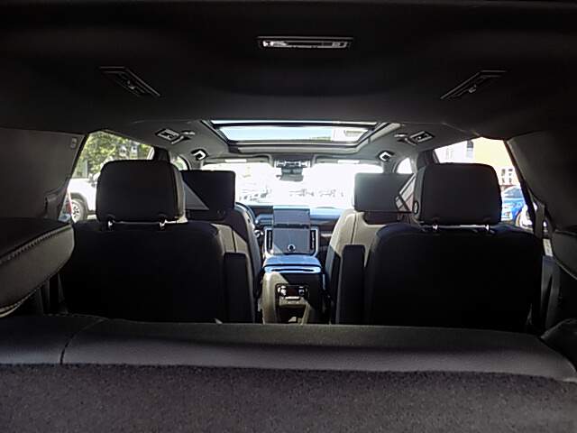  2026 GMC Yukon Image: 13