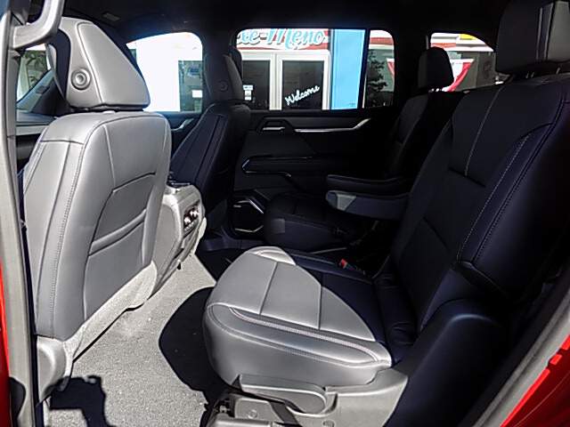  2026 GMC Acadia Image: 9