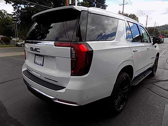  2026 GMC Yukon Image: 4
