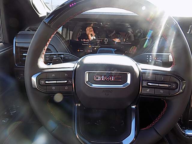  2026 GMC Yukon Image: 13