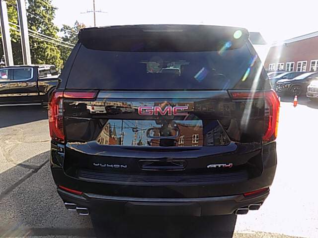  2026 GMC Yukon Image: 5