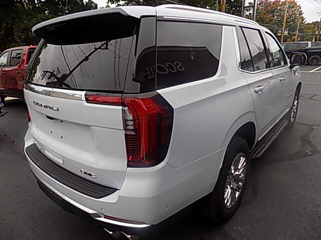  2026 GMC Yukon Image: 3
