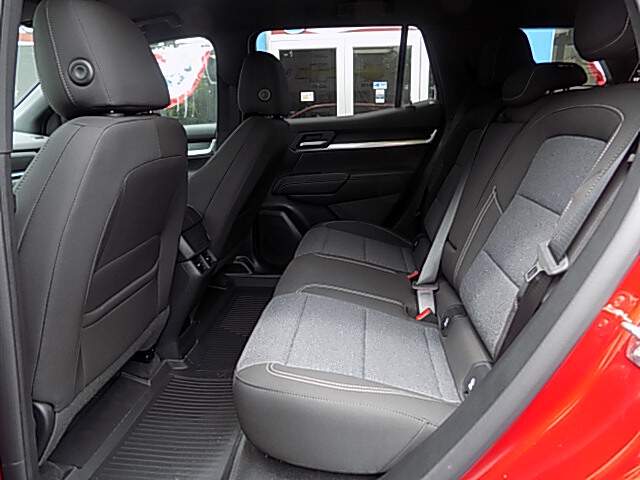  2027 GMC Terrain Image: 8