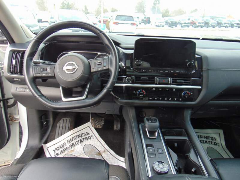  2022 Nissan Pathfinder Image: 10