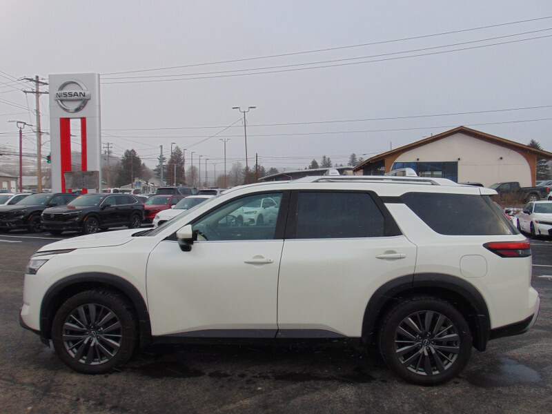  2022 Nissan Pathfinder Image: 7