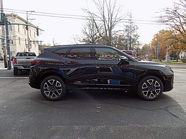  2025 Chevrolet Blazer Image: 3