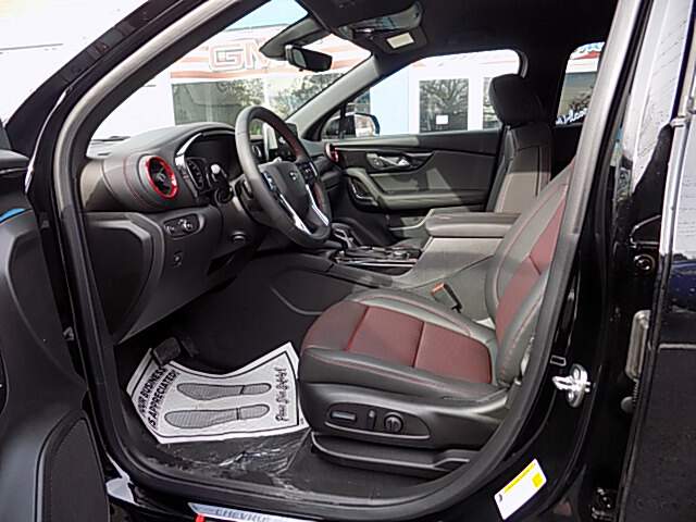  2025 Chevrolet Blazer Image: 8