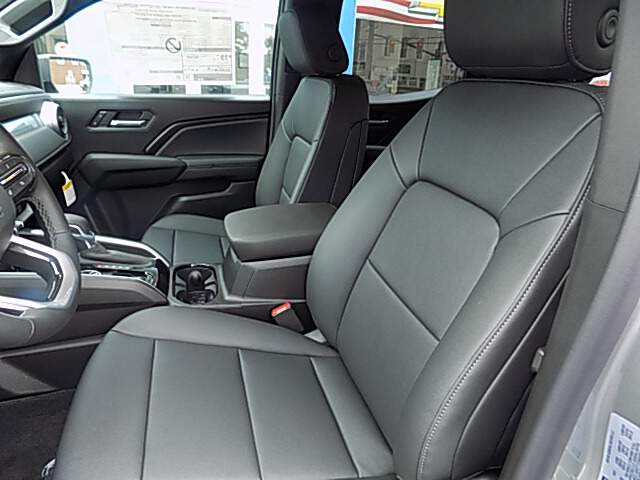  2026 Chevrolet Colorado Image: 9