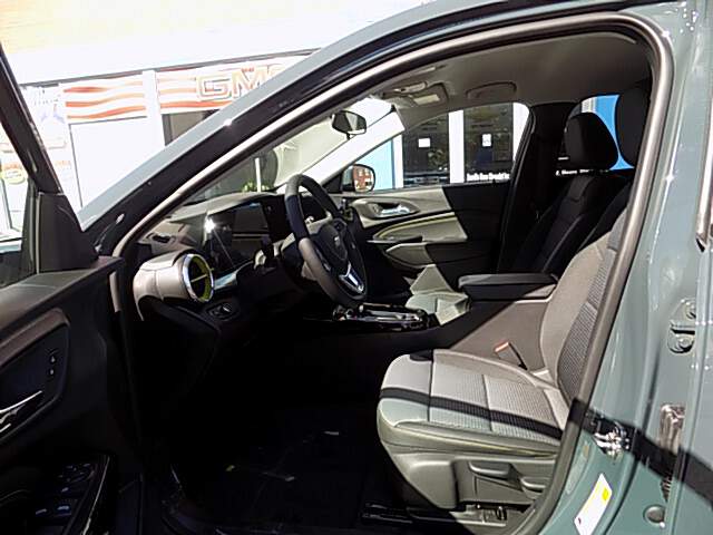  2026 Chevrolet Trax Image: 10